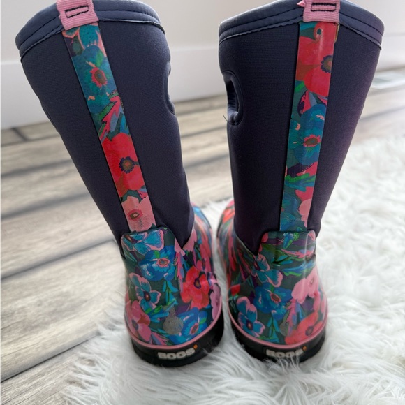 Bogs Floral Kids Snow Boots - Picture 4 of 11
